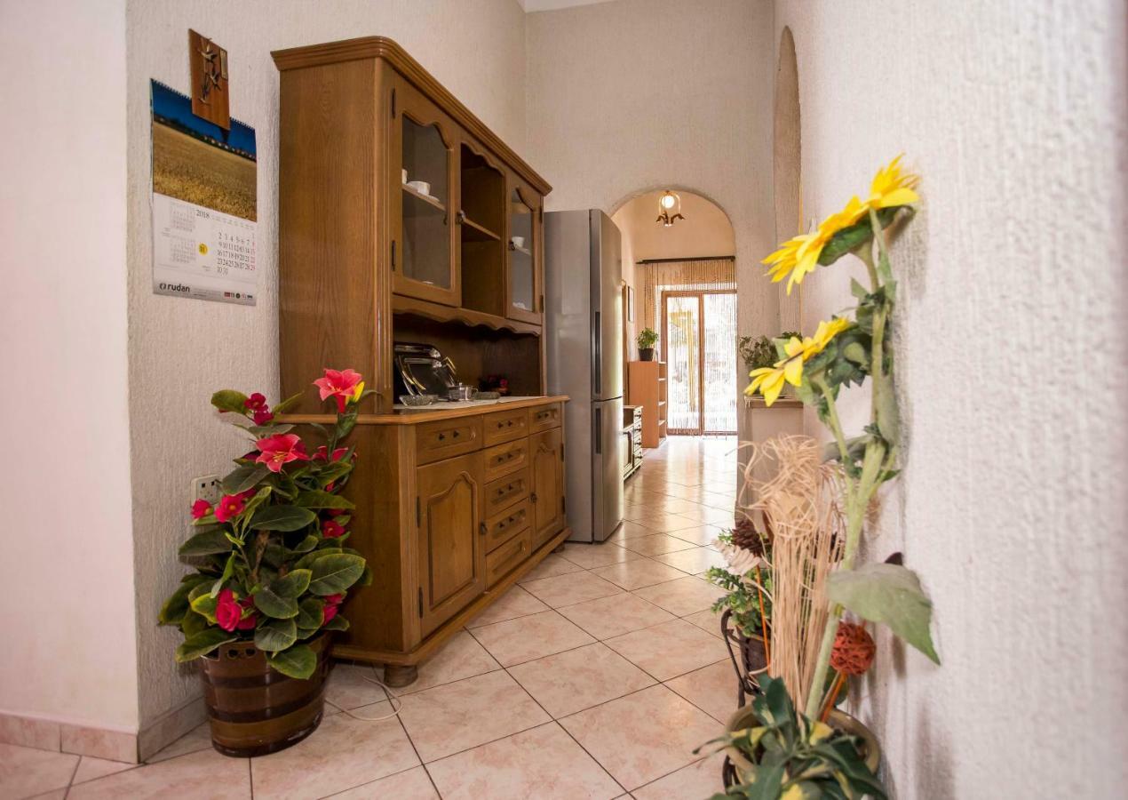 PUY Emanuel Apartman מראה חיצוני תמונה